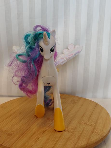 Zber. my little pony princess celestia hasbro 2011, 