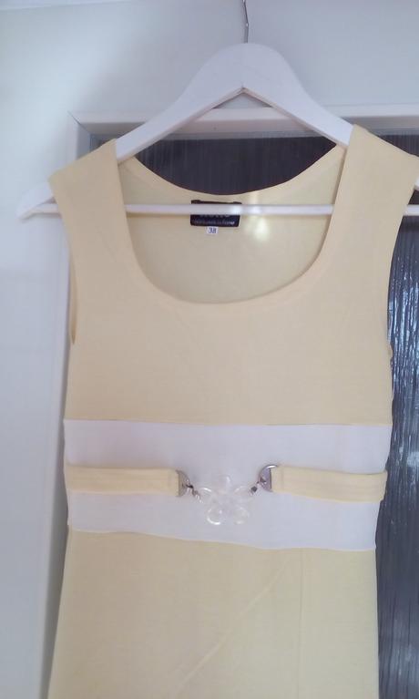 Žlté dlhé šaty, 38