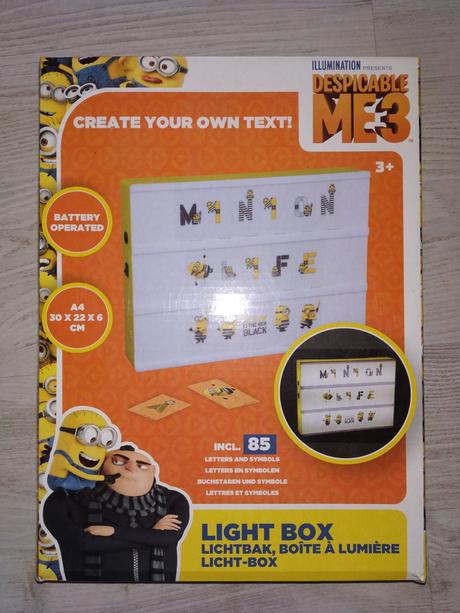 Svietiaca tabuľa mimoni, 