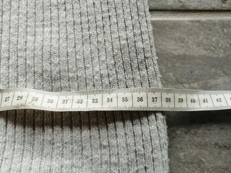 Zaujímavé pletené šaty vm-l, m