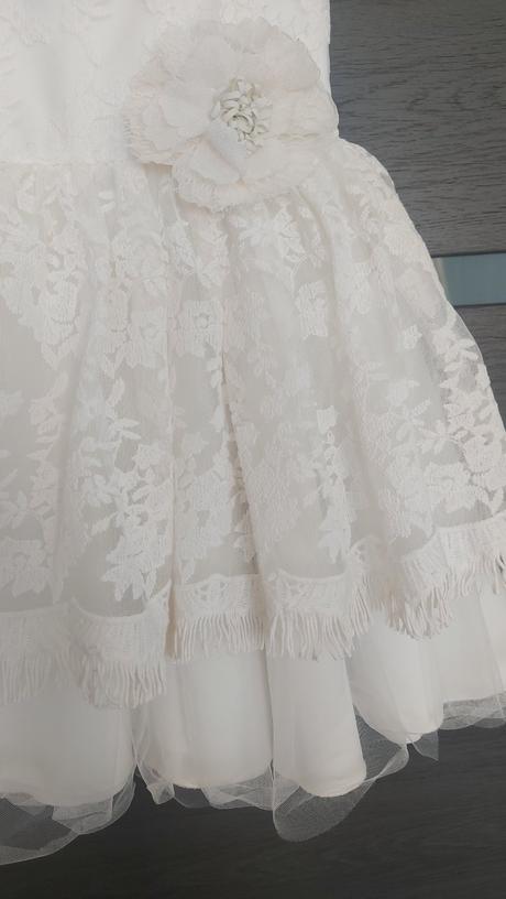 Saty na svadbu oslavu, 128