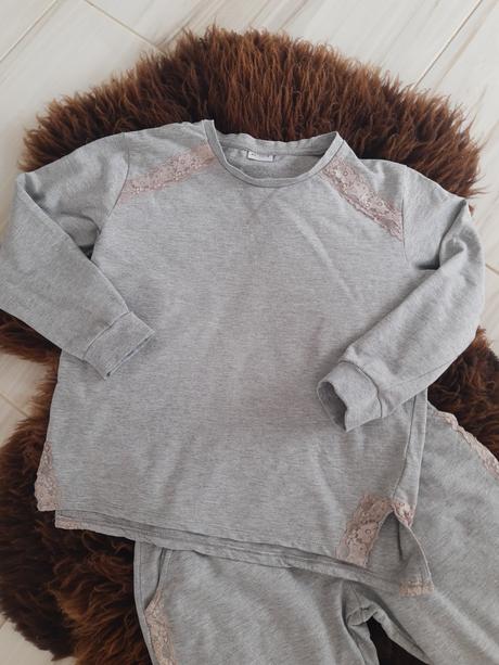 Dámska tepláková súprava s čipkou s/m, s