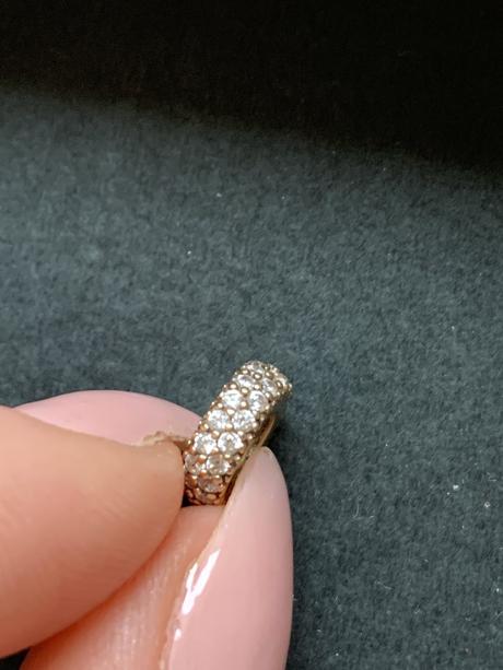 Predám zlatú koralku., pandora