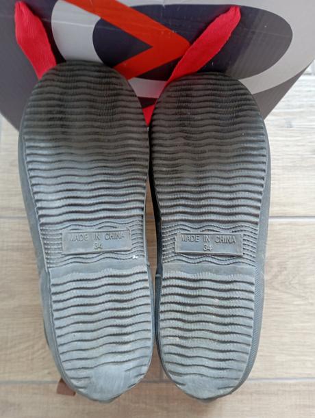 Barefoot gumáky move by melton, 34