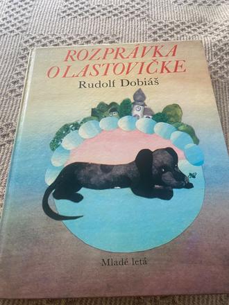 Stará krásna retro kniha rozprávka o lastovičke,