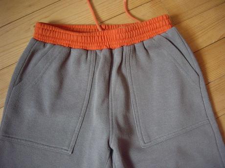 Teplaky a tričko, 122