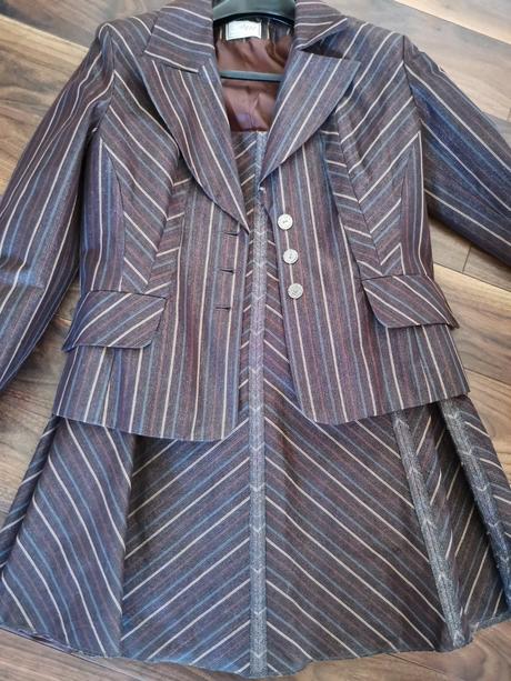 Kostym andrea martiny, 42