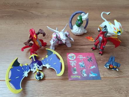 Postavicky draci z pokemona,