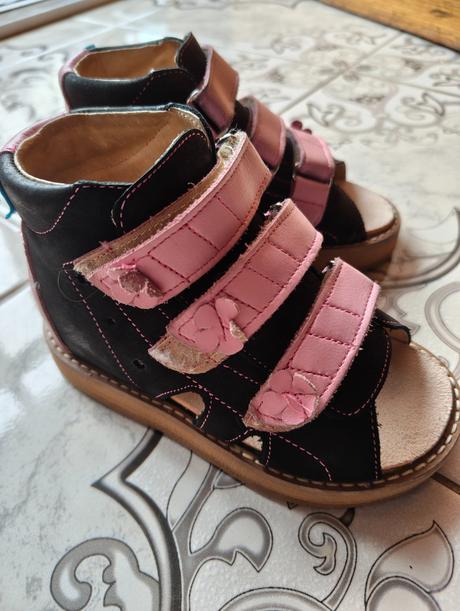 Ortopedické sandále, 23