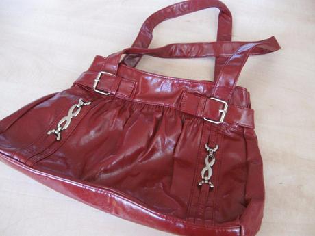 Červená kabelka, 