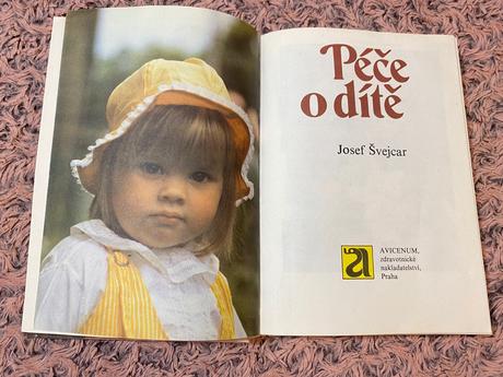 Krásna stará retro kniha péče o dítě švejcar josef, 