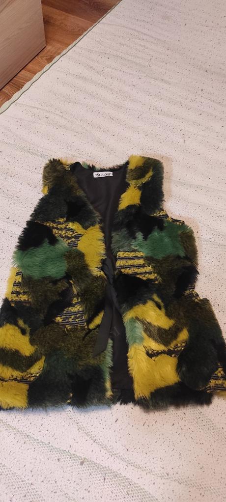 Dievčenská vesta, 140