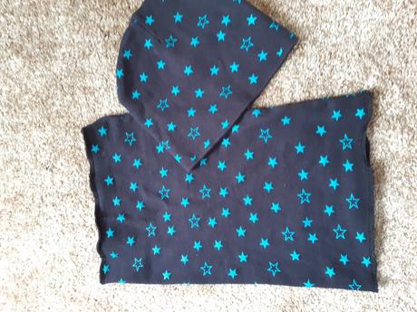 Čiapka a nakrčnik, 86