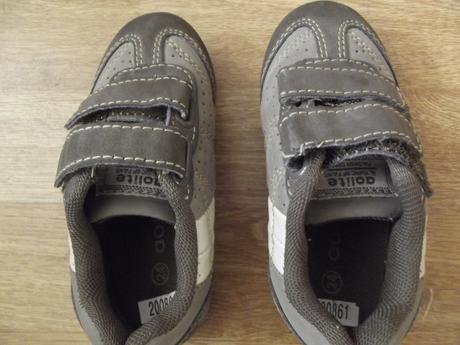 Málo nosené botasky, 23