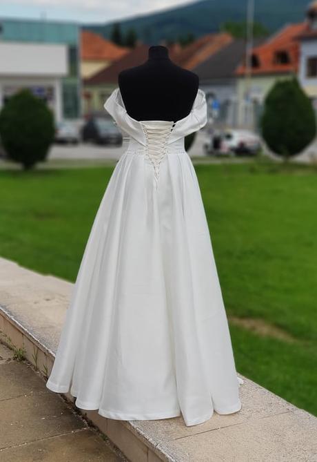 Svadobné šaty vo veľkosti  s/m/l, m