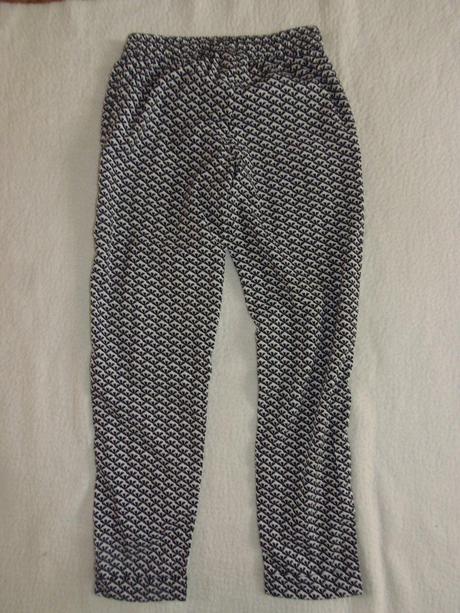 Tenké nohavice s vreckami, 122