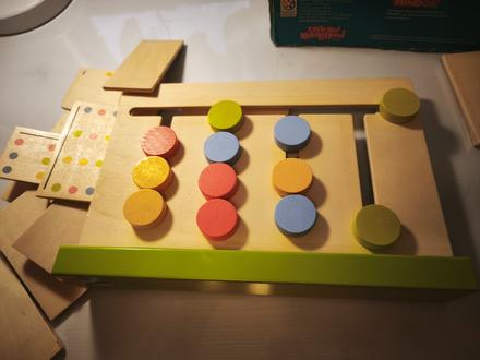 Smallfoot triedenie farieb hra, 