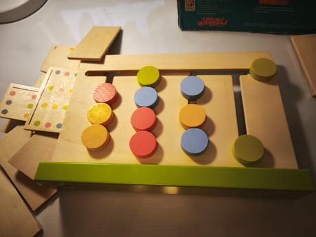 Smallfoot triedenie farieb hra, 