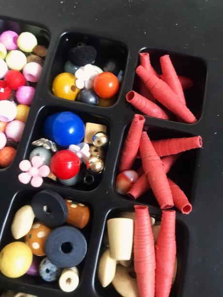 Sada navliekacích koráliek,