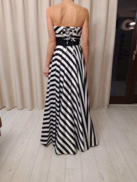 Spolocenske plesove saty bielo cierne pruhovane, m