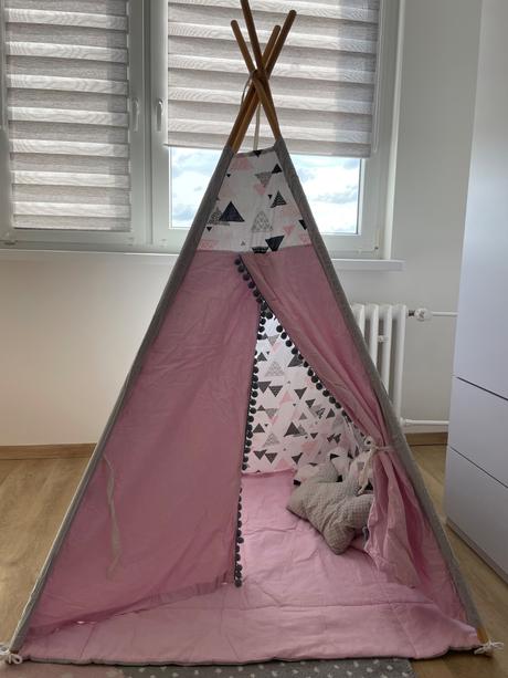Teepee stan s okienkom, 