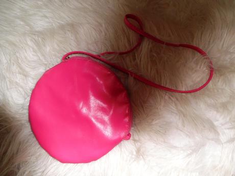 Moderná kožená kabelka v tvare kvetu,