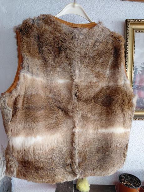 Vesta s pravou kožušinou, l