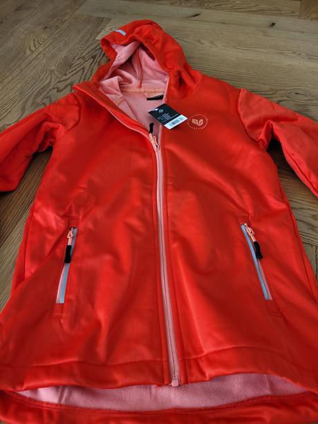 Softshellova bunda, 146 / 152