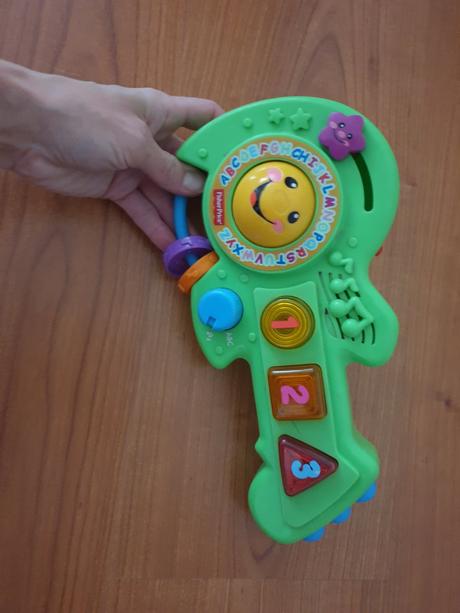 Fisher price hracia gitara,