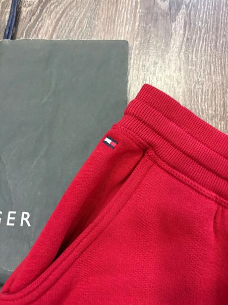 Tommy hilfiger nove detske teplaky na 10-12 rokov, tommy hilfiger,140
