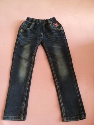 Dievcenske jeginsy, 116