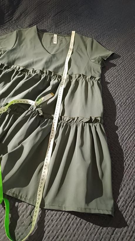 Tmavozelené šaty, s