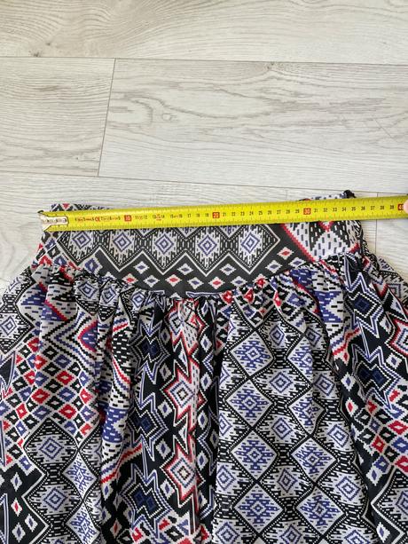 Vzorovaná sukňa, 34