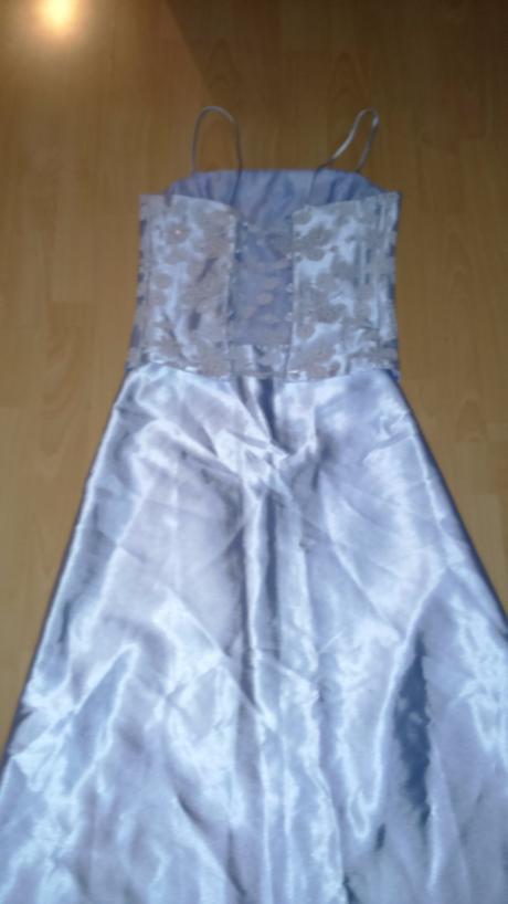 Bledomodré spoločenské šaty, s