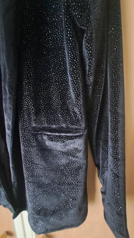 Čierne trblietavé sako, 38