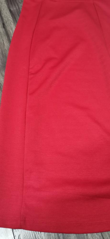 Červené šaty, calliope,s