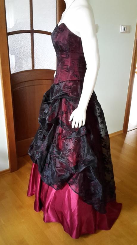 Spoločenské korzetové šaty, 38