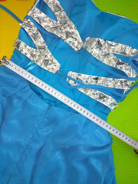 Spoločenské šaty s, s