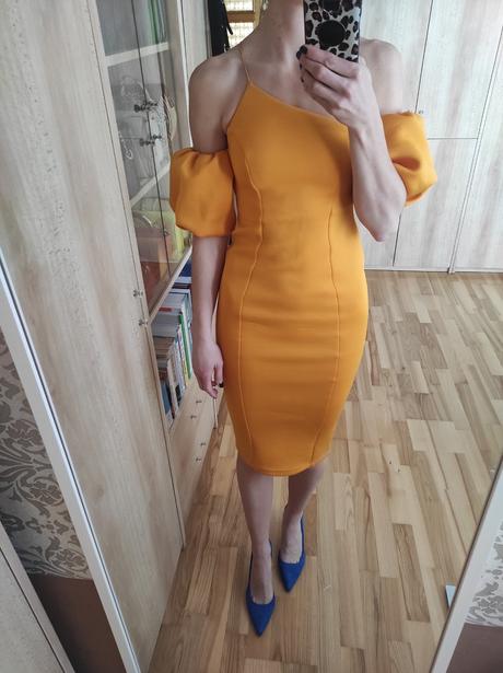 Oranžové šaty s krátkymi puf rukávmi, s