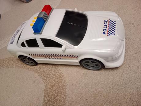 Veľké policajné auto,