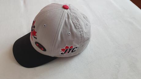 Hokejová šiltovka privezená z canady, 152