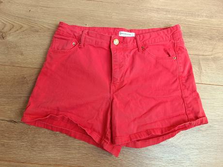 Cervene sortky 36, stradivarius,36