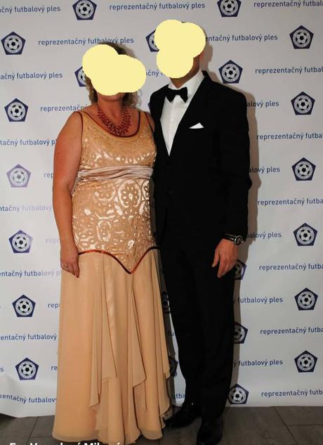 Spoločenské šaty, 46