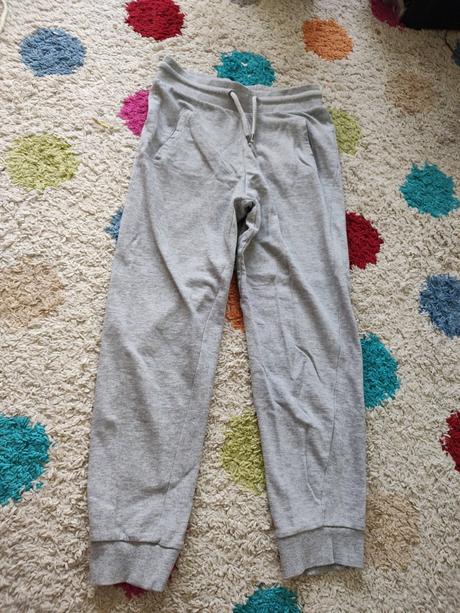 Tepláky s vreckami veľ 146, pepperts,146