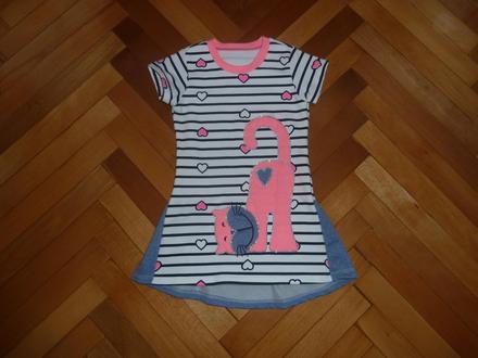 Šaty s mačičkou, 98