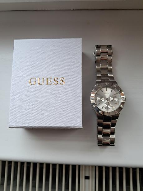 Hodinky guess, guess