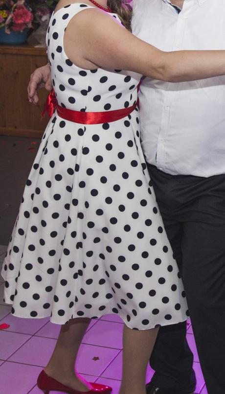 Spoločenské saty, 44