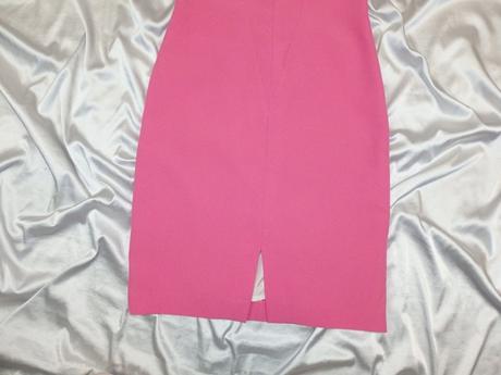 Kvalitné elegantné šaty, 38