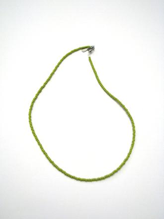 Zelený tenký náhrdelník, 