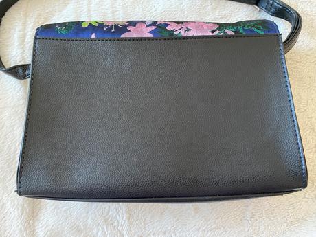 Kabelka atmosphere, atmosphere